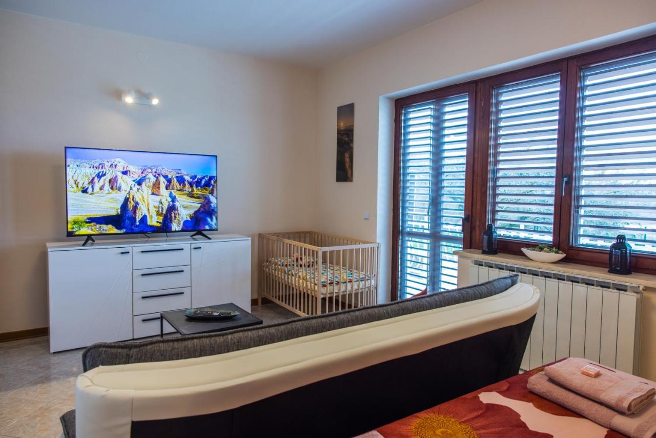 Sečovlje Apartments Milok מראה חיצוני תמונה